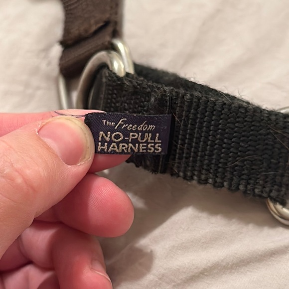 Brown Freedom No-Pull Dog Harness - Size Medium - Picture 6 of 12